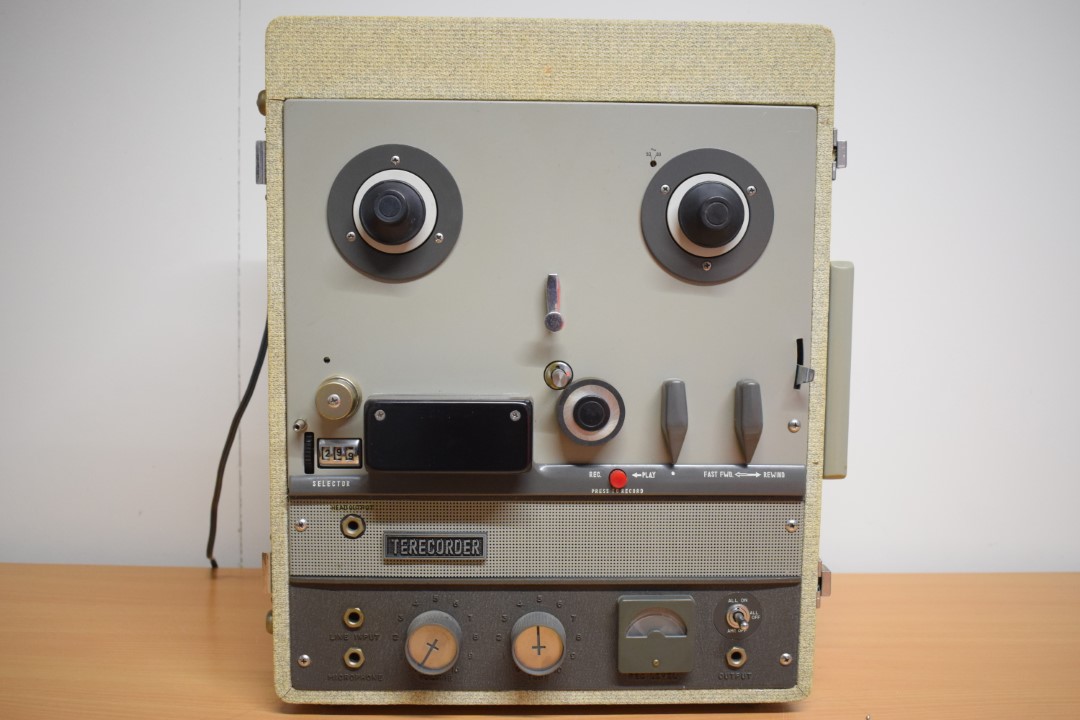 Akai Terecorder Tape Recorder  			